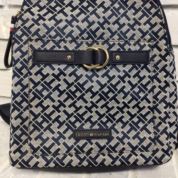Tommy Hilfiger Handbags - TOMMY HILFIGER CLASSIC COLOURED BACKPACK WITH ADJUSTABLE STRAPS